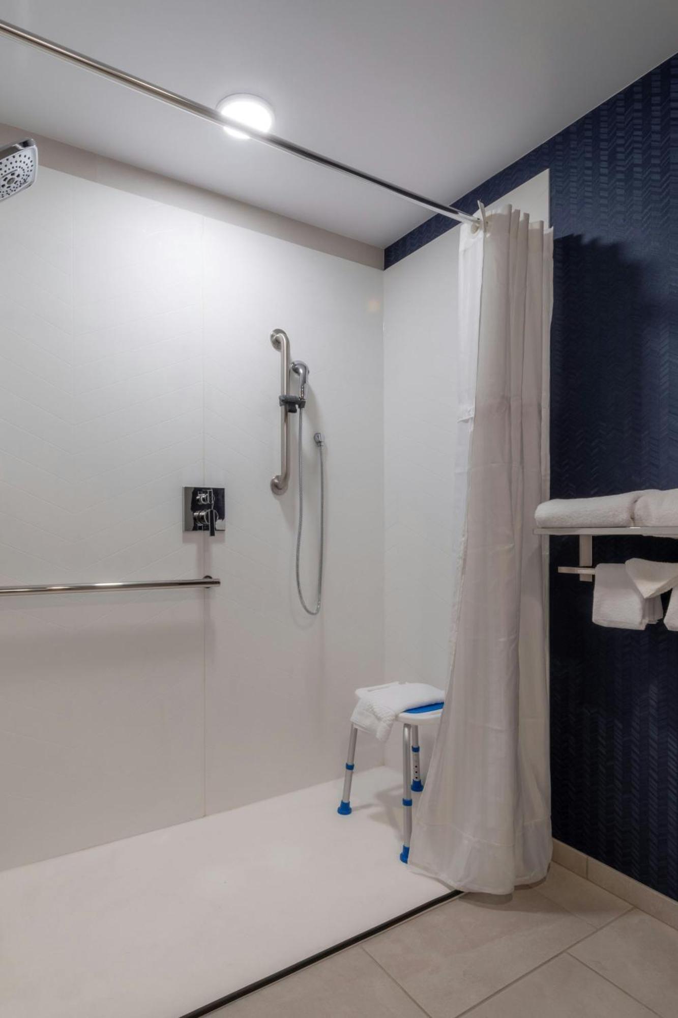 Fairfield By Marriott Inn & Suites Ревелстоук Екстериор снимка