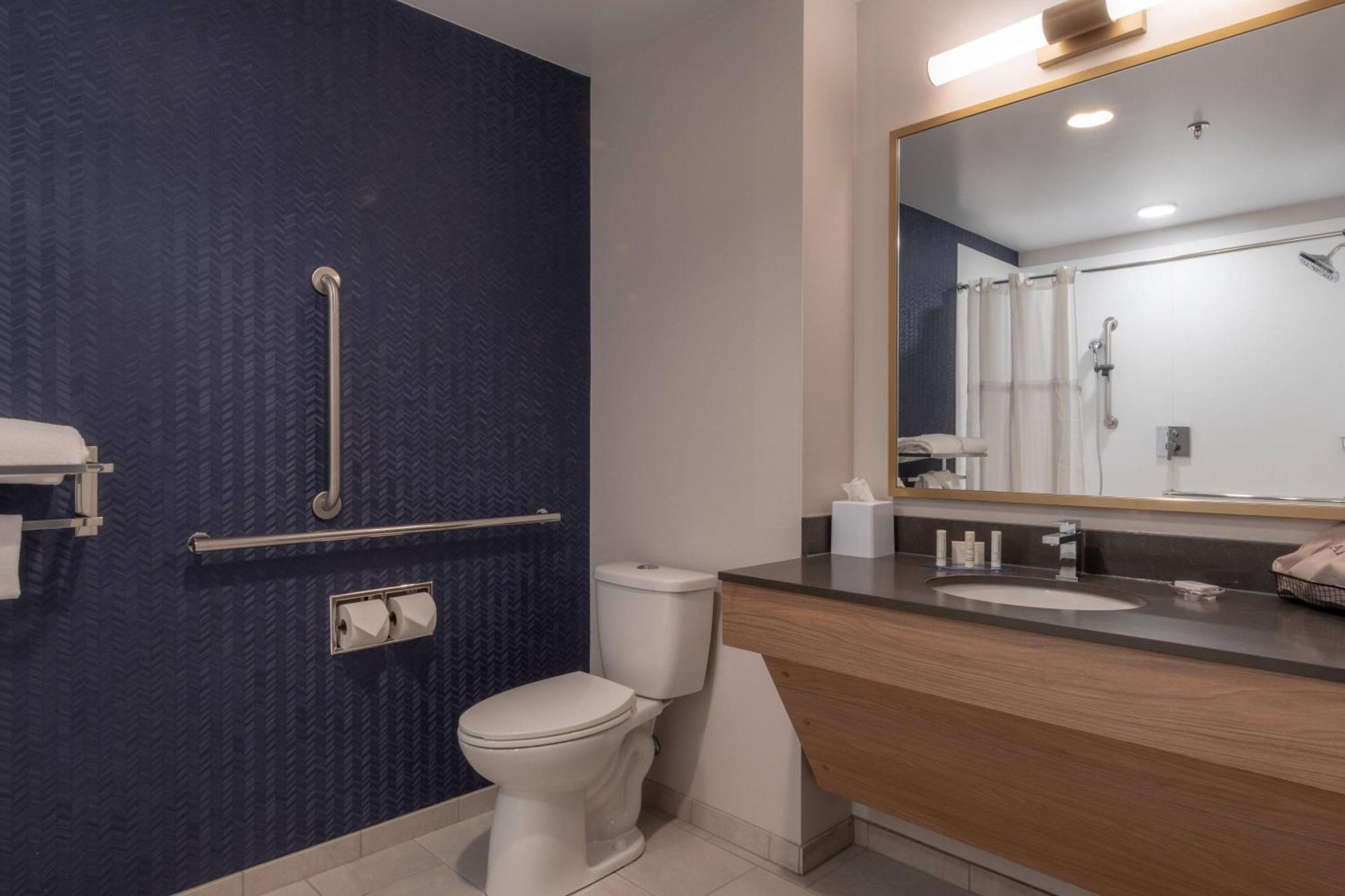 Fairfield By Marriott Inn & Suites Ревелстоук Екстериор снимка