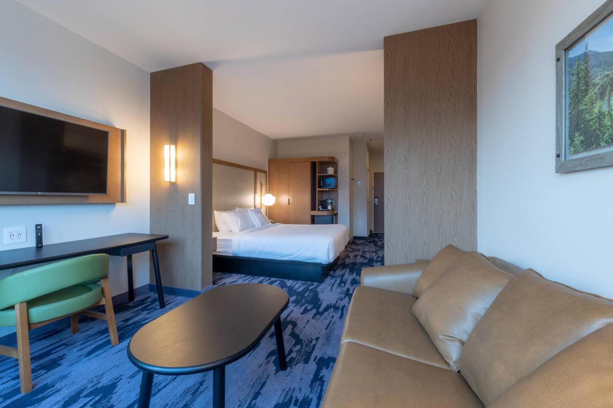 Fairfield By Marriott Inn & Suites Ревелстоук Екстериор снимка