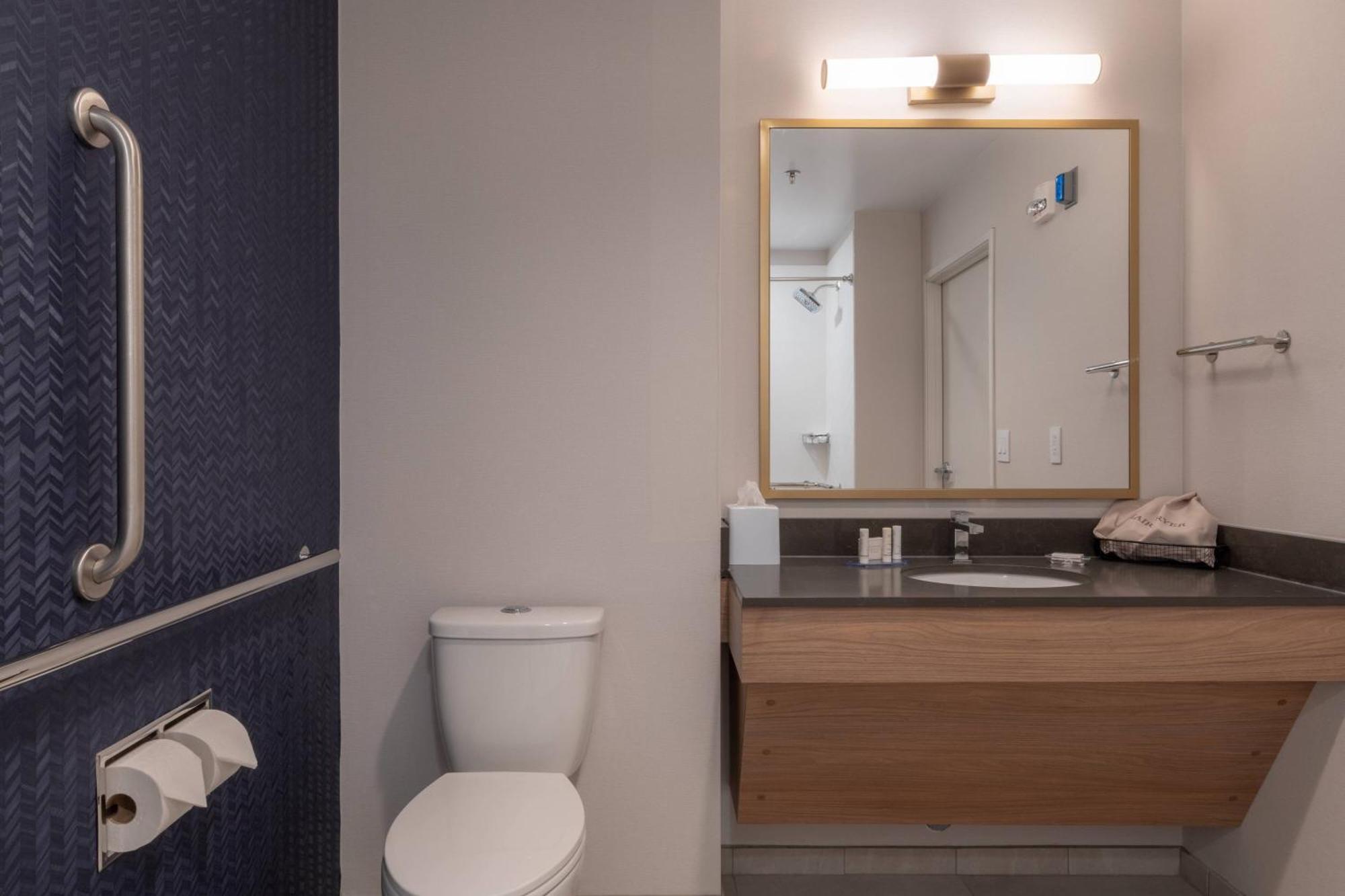 Fairfield By Marriott Inn & Suites Ревелстоук Екстериор снимка