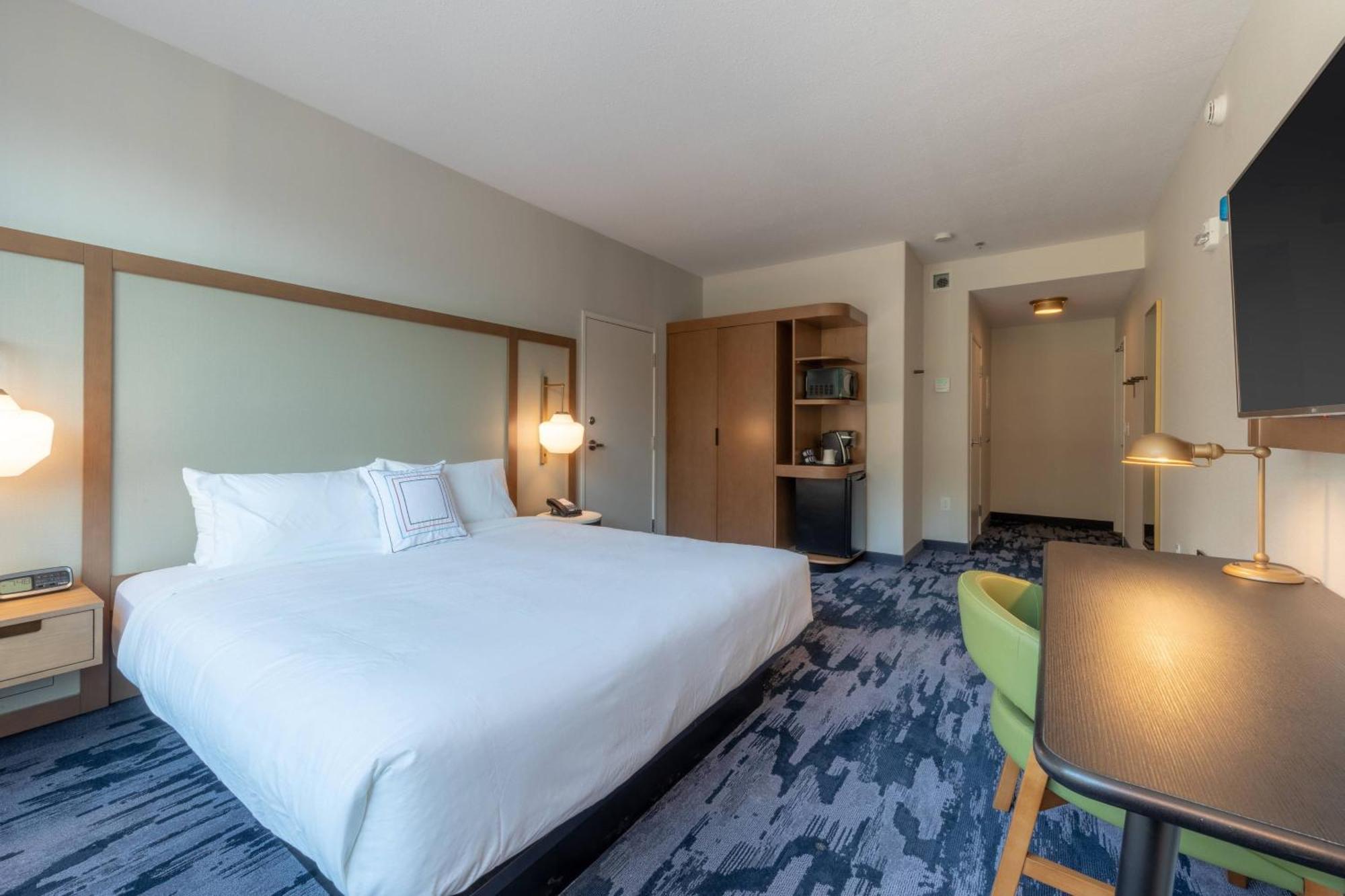 Fairfield By Marriott Inn & Suites Ревелстоук Екстериор снимка