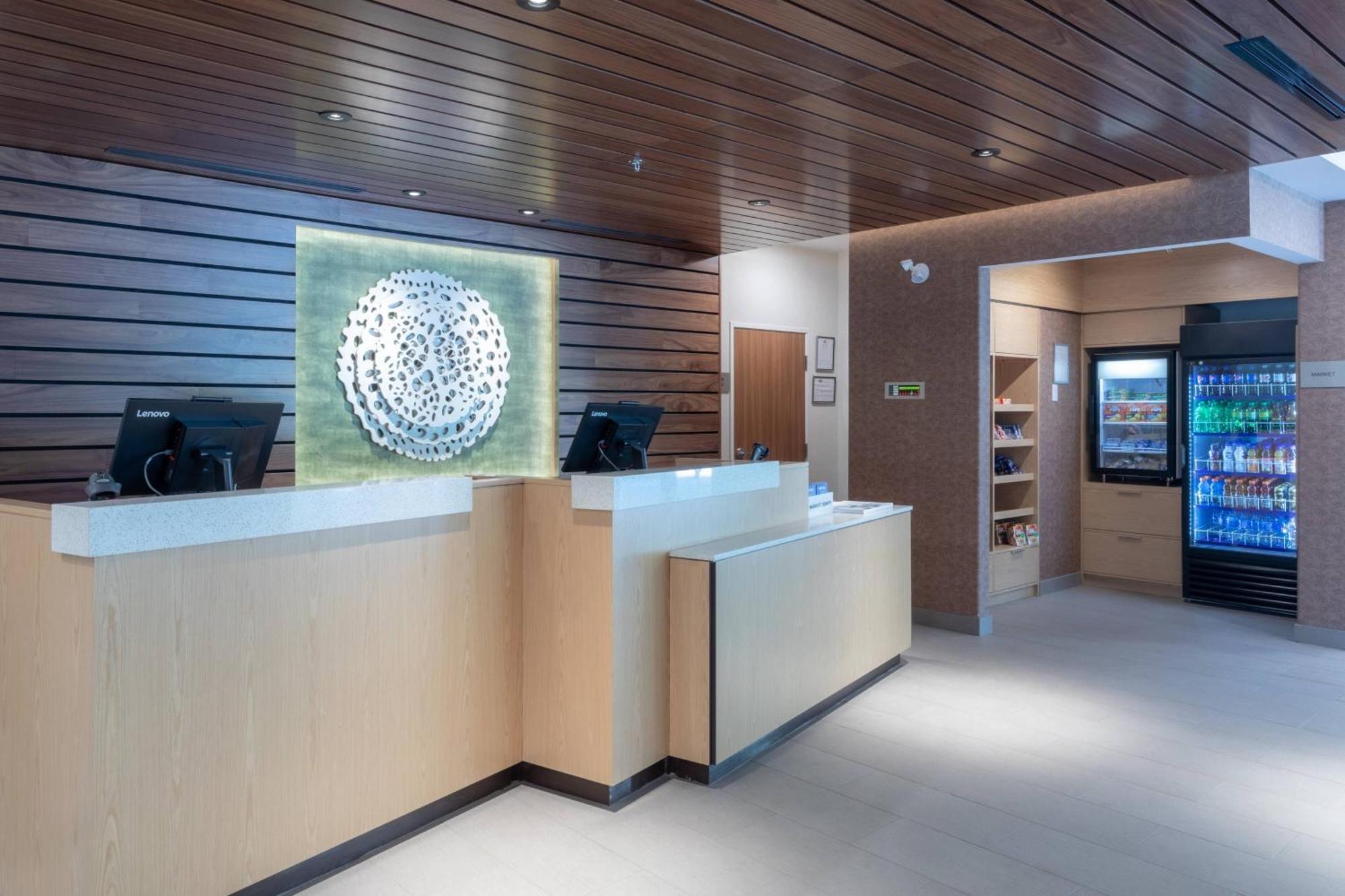 Fairfield By Marriott Inn & Suites Ревелстоук Екстериор снимка